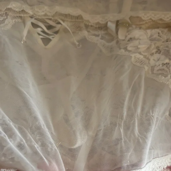 Victoria's Secret Lace Push-Up Bra Set in Hot Pink, Turquoise & Beige - Picture 10 of 10